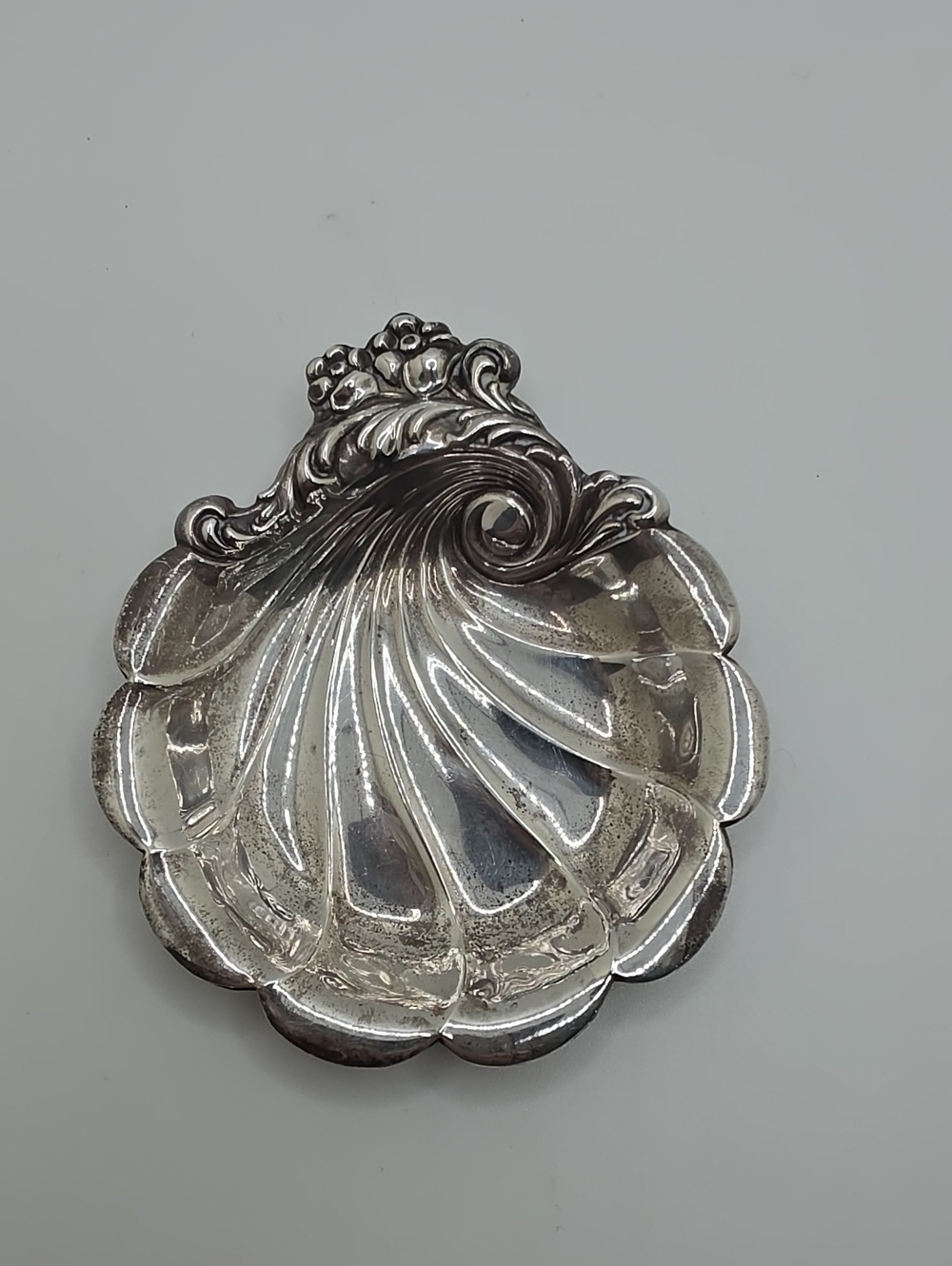 Lunt Sterling Silver 1953 Butter Pat Shell Dish